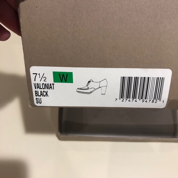 Easy Spirit Black suede oxfords! - Picture 6 of 6